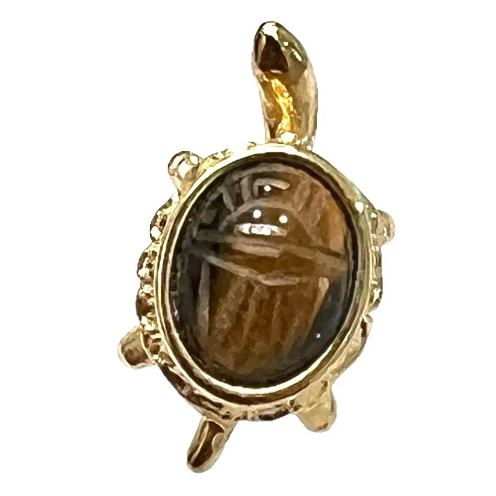 VINTAGE TURTLE LAPEL PIN WITH BROWN CARVED SCARAB DESIGN SHELL